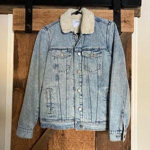 Sherpa lined light wash jean jacket-Old Navy